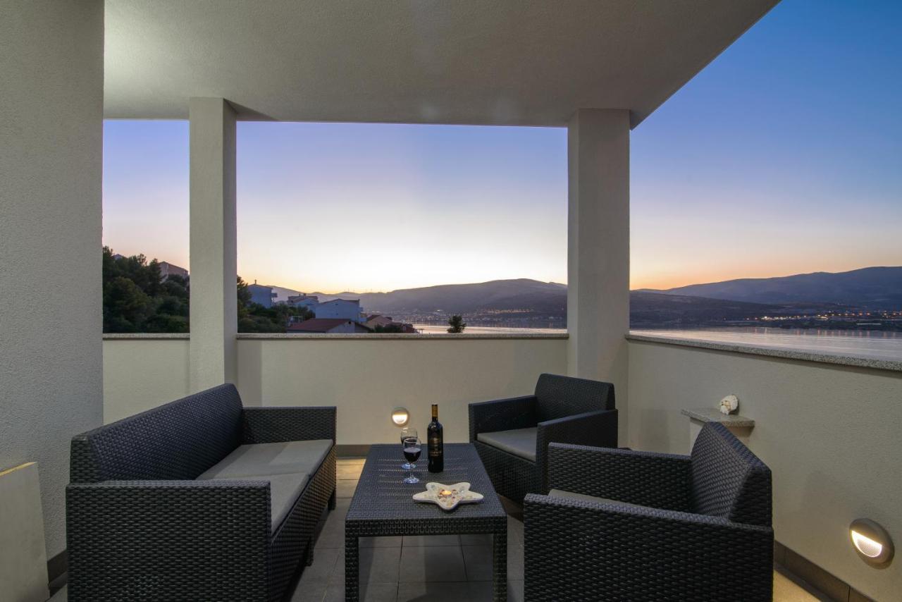 Apartments Pelja Trogir Exterior photo